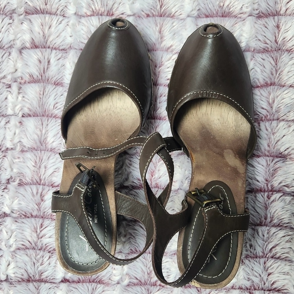 Kenneth Cole New York
Kenneth Cole high heels clogs